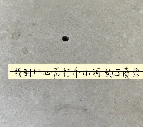 矿区瓷砖空鼓维修公司专业解答在瓷砖铺贴过程中，如果砂料搅拌不均匀，将会带来以下问题